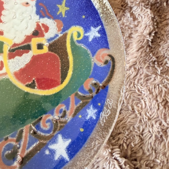 Vintage Christmas platter Peggy Karr Santa sleigh glass plate signed in Red - Picture 5 of 8
